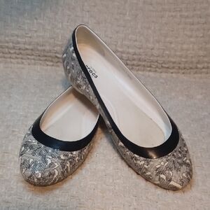 Sleek Crocs Black and Gray Women's Flats